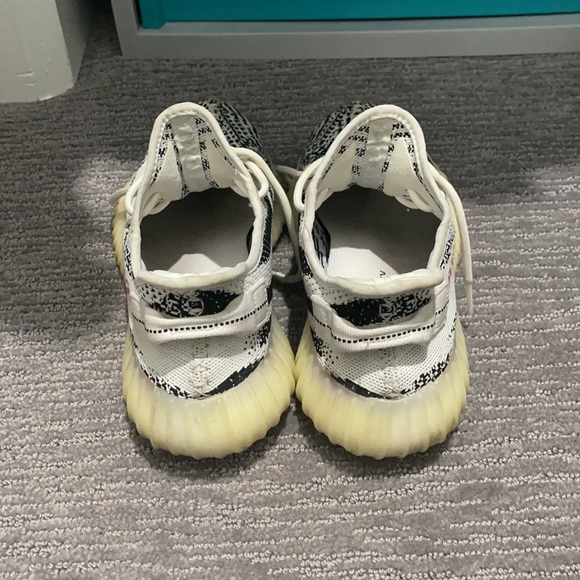 Yeezy Zebra size 9.5 - Picture 4 of 7